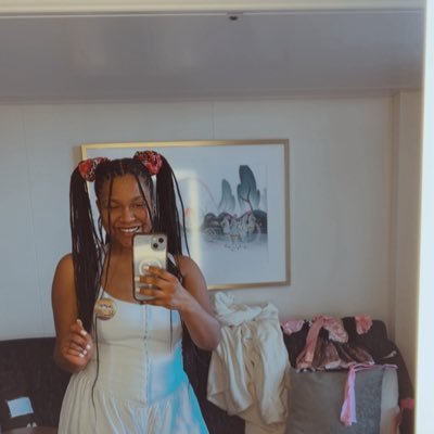 tyurshoess's profile picture. Mother