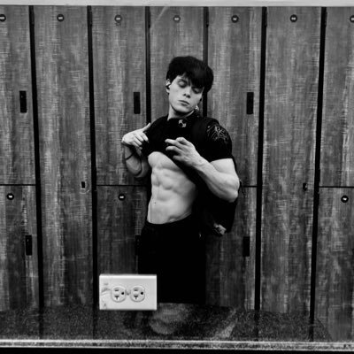 Flawz's profile picture. 24 , 50k supporters across!. $150k earned.