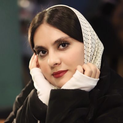 Sayanmousavi's profile picture. نامه های تنهایی دخترک هنرمند📜🪽
