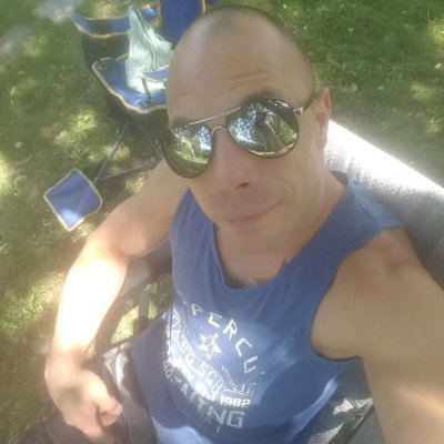 chris12498's profile picture. 