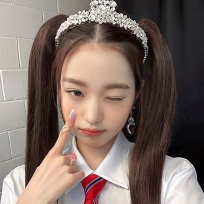 princezinhe's profile picture. A little bit mess  @IVEstarship