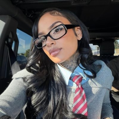 outhewindow's profile picture. what doesn’t get said on @headsplits