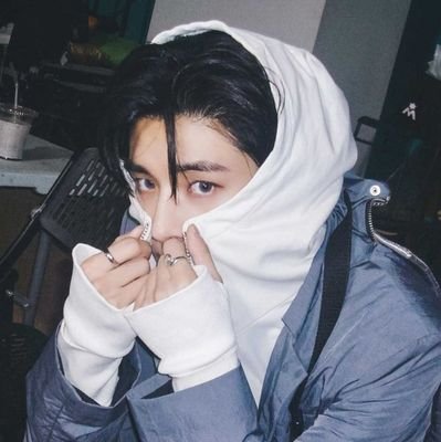 aespaenh's profile picture. Playing lucid dream by aespa🎧⋆ᯓ✮