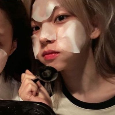 yujisexo's profile picture. i love my doomed yuri (gelphie)