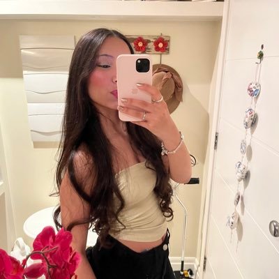 viromaao's profile picture. I’m always drunk on my own tears