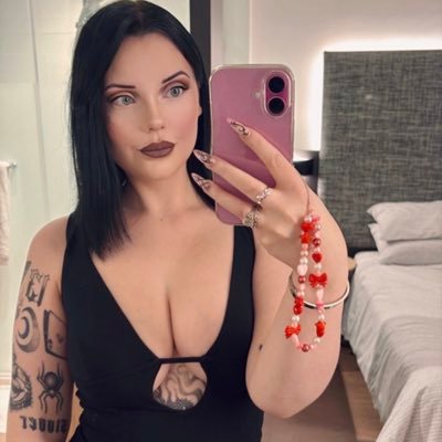 paigeordie's profile picture. 29 // NUFC, F1, & Pro Wrestling girly // David Batty & CM Punk Enthusiast