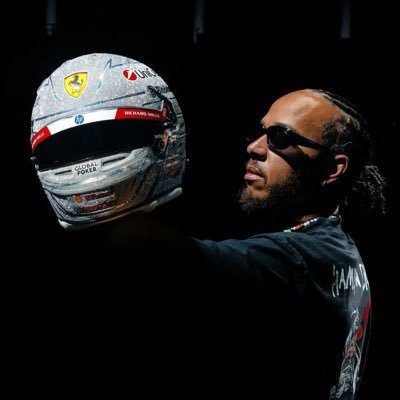 vaS_S__'s profile picture. @osakxo est ma soeur pour toujours. Je vais voir The Weeknd le 10/07/2026