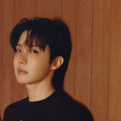 Elisangelalcs's profile picture. viciada em livros 📚
viciada em séries turcas 💖
viciada em café ☕
e a mais nova Army 30+ 💜🐿️
e uma 🌓🪢🍑🛶🏹