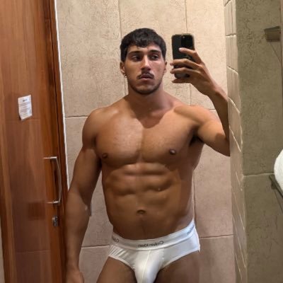 ElCrossfitter's profile picture. I like to serve daddies 🥵💦 DM for collabs. https://t.co/aqp9lAQLGz https://t.co/vKmHjwzhHz https://t.co/fNUrLn97SR