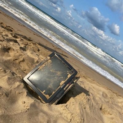 smille32613422's profile picture. Hayat ne biçim.Sadece doğa ve hayvanlar güzel.(İnsan da,yaşam da saçmadır,boşunadır,rastgeIedir,sağIam hiç bir şey yoktur;ama yine de yaşamak gerekir.Camus)