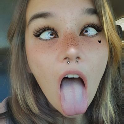 ItsBrockelle's profile picture. Health Advocate, Psychology, Astrology, Peace.

#WifeTwitter @Isaacvanwieren💍♥