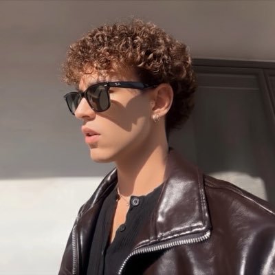 bombasticgirll's profile picture. Student Ekonomie a podnikání na Karlově univerzitě