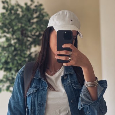 ValentinaRoossi's profile picture. Periodista | @PeloteandoUY | @ladiariadeporte | @futbolclubuy | @canal2lascano ⚽️ | 📲 | 🎙️ | 📺 | 🗞️