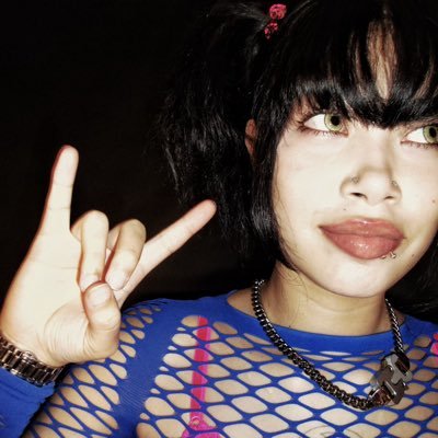 rydafav's profile picture. my pfp isn't me