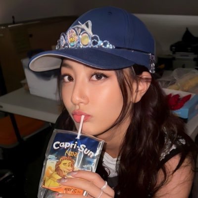 zyologer's profile picture. sting first