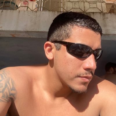 po_rangel's profile picture. a luz do sol me incomoda então deixo a cortina fechada