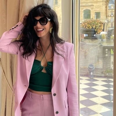 enviousmori's profile picture. ⭐. 「 decoradora. 」| obsesiva, culposa e insegura. 
💍; nací preocupada, ya estaba en la panza y estaba preocupada del entorno - era raro todo.