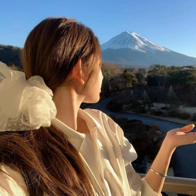coffeedky's profile picture. Be the woman your younger self would look up to
