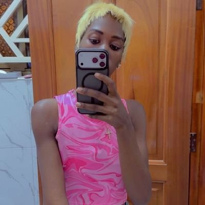 Quin_mother's profile picture. God first 🍒🍒 Tall and chocolate😁too focused to be used 🍒🍒Extremely reserved person,,, love football more than y'all 😁😁 
@manUtd

🥰🥰GOD ABOVE ALL 🙏🙏