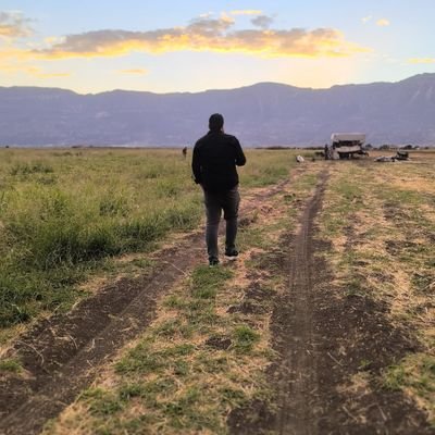 zaid__hassn's profile picture. لست موظفا عند أحد 
أكتب ما في خاطري وما يمليه علي ضميري

journalist