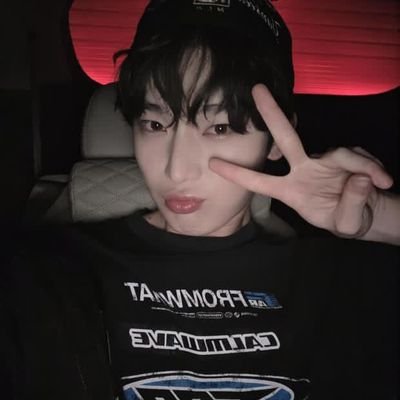 luvchanii8's profile picture. 
