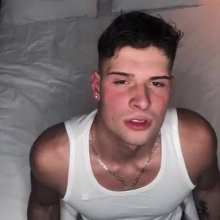 hasleyste's profile picture. just a gay living my lonely life finding a serious relationship.....