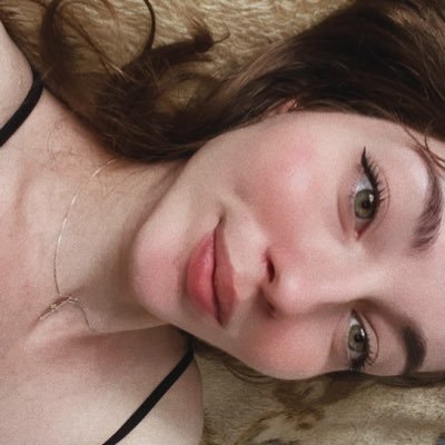 rb_isarubia's profile picture. duck and cover, kiddos • medicina 2/6