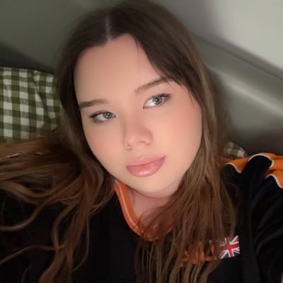 efytscarousels's profile picture. 23 • she/her •