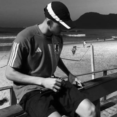 isxnf7's profile picture. 