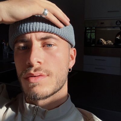 NASHMAXW3LL's profile picture. and i still don’t care over here —— 25; law student; 🐍