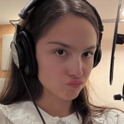 eldestleclerc's profile picture. now i know the life of a showgirl.