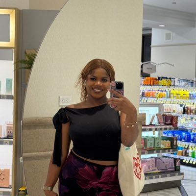 SarahIkhami's profile picture. Do to others as you would like them to do to you.