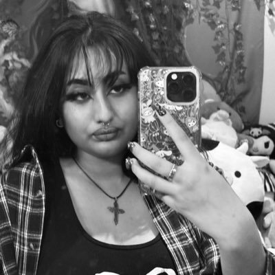 tpwkdelrey's profile picture. and when you cry i’ll be right there telling you, you were never anything less than beautiful