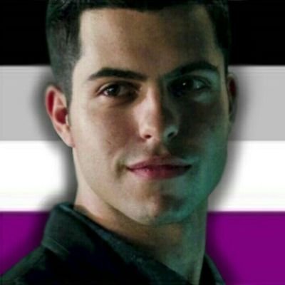 aegosexual's profile picture. 🖤🩶🤍💜