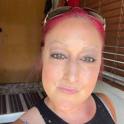 imaslutmen's profile picture. 