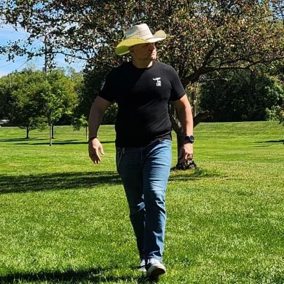 DesertSandbox's profile picture. I'm awfully nice but I'm cold as ice.