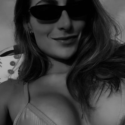 vstrling's profile picture. 