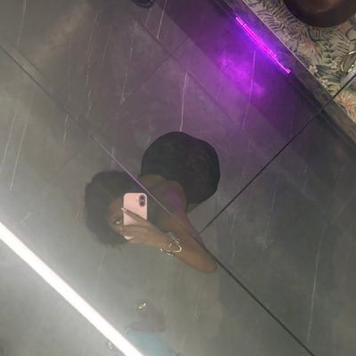 Phebe630922's profile picture. just her 💗