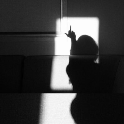 arnacoeurse_'s profile picture. dsl mais @lordesperanza a déjà mon coeur - folle de musique, de mon chat, des couchers de soleil, de la truffe et des heures miroirs 🤪