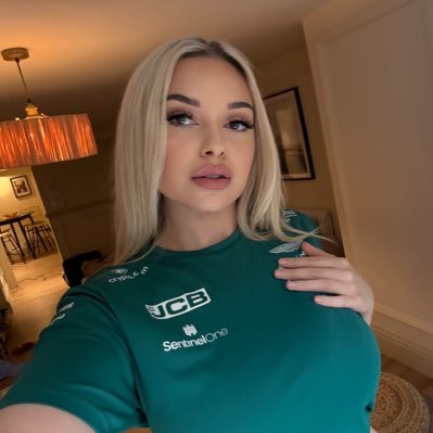 miawilliamsf1's profile picture. @f1 💙