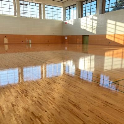 onsaloinfo's profile picture. 愛知県の床施工会社　施工の様子をお伝えしていきます。一般家庭、学校の教室、体育館など幅広く対応しております。DMやサイトから直接依頼の場合は10万円引きで承ります。