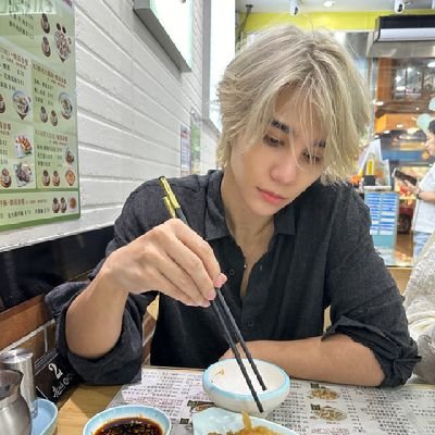 refugesatur's profile picture. devuelvanme a ese 7 de julio de 2023 y a ese 6 de julio de 2025 ahí si era feliz, jeff te extraño 😭 || ♡ @kwonvhs ♡ 🦦