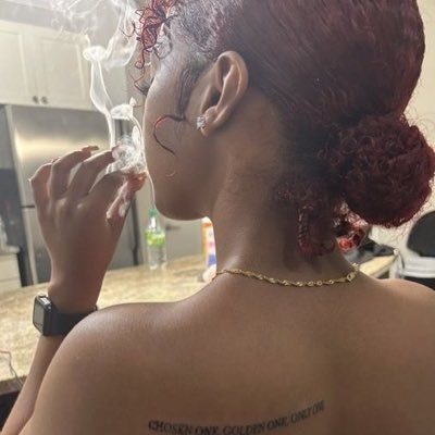 bigtszzn's profile picture. financial consultant . ui/ux designer tech . owo$exual💸