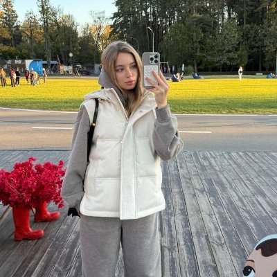 ZoeBrookeAllen_'s profile picture. Traveler/foodie/protector of small animals. Face life with a smile and experience every moment with your heart.