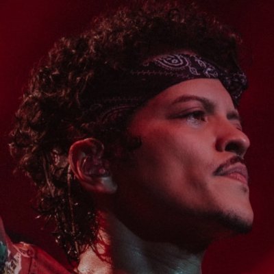 htlmariana's profile picture. look at that horse.