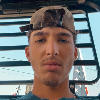 gooyehh's profile picture. I hit feeds sometimes