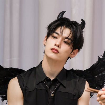 nthebubblegirl's profile picture. 25. she/they. intp ♑️🇬🇪🏳️‍🌈🩷💛💙fan account. multi!