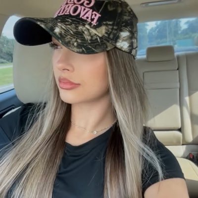 mircatttttt's profile picture. ✮⋆˙ Twitch - mircattt // TikTok - mircatttttt ˙⋆✮