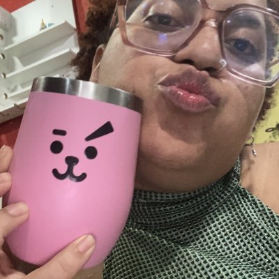 mnithaiane's profile picture. mulher de Deus (@Jin) 🐹 Jikooka suporter🐰🐥                        OT7 💜