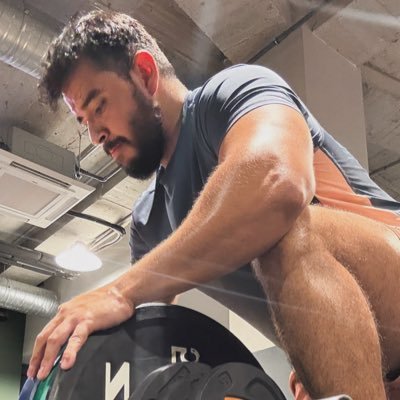 mrdu_95's profile picture. 💚💜 @mrdramanuel